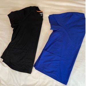 Bundle of Two   Women’s Scrubs Tops  Blue and Black Size: 2XL